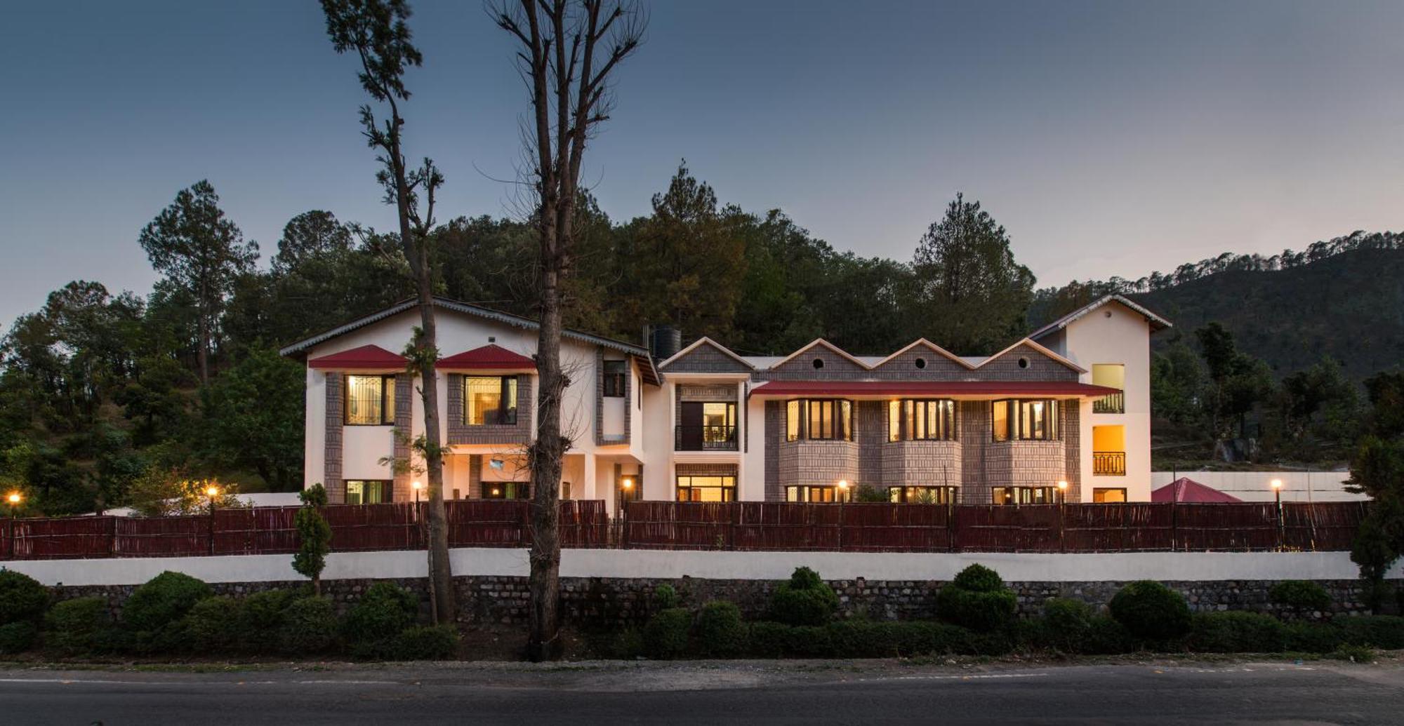 Ivy The Boutique Hotel Near Neem Karoli Temple Nainital Zewnętrze zdjęcie